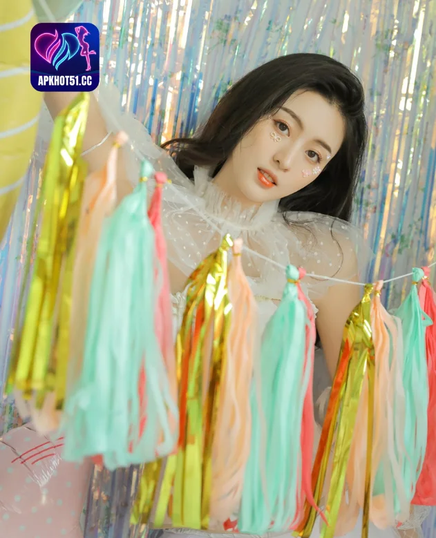 Zhou Qian Qian-apkhot51